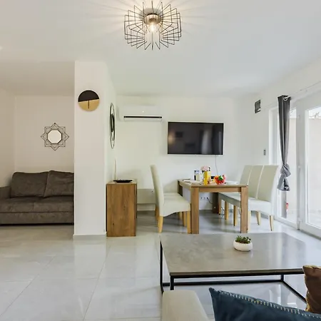 Iris By Interhome * Balatonmáriafürdő