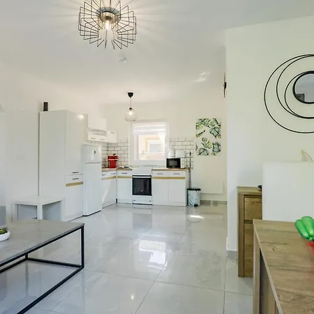 Casa de Férias Iris By Interhome *