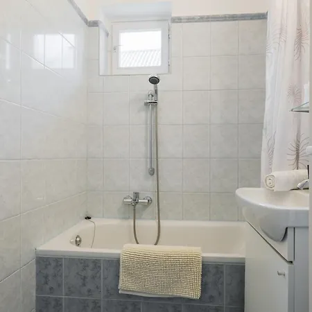 Casa de Férias Iris By Interhome