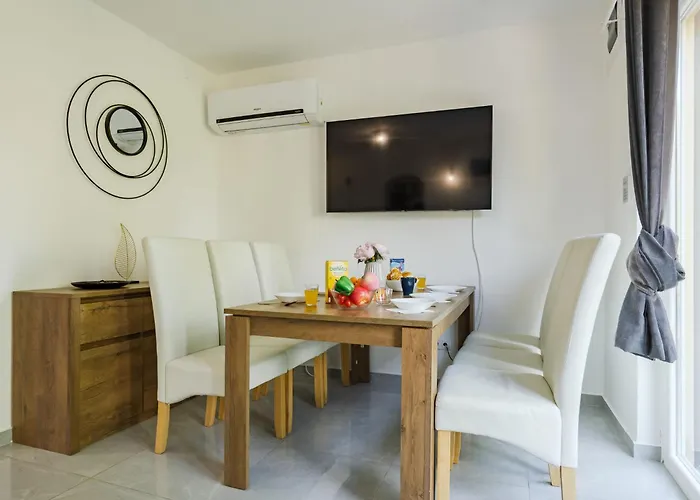 Holiday home Iris By Interhome Balatonmariafurdo