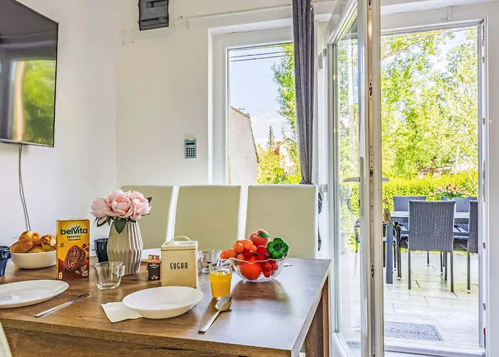 Holiday home Iris By Interhome