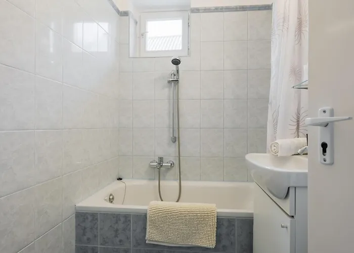 Holiday home Iris By Interhome